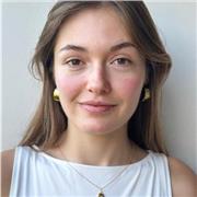 Profesora de lenguas, Francés, Español e inglés (nivel B2)